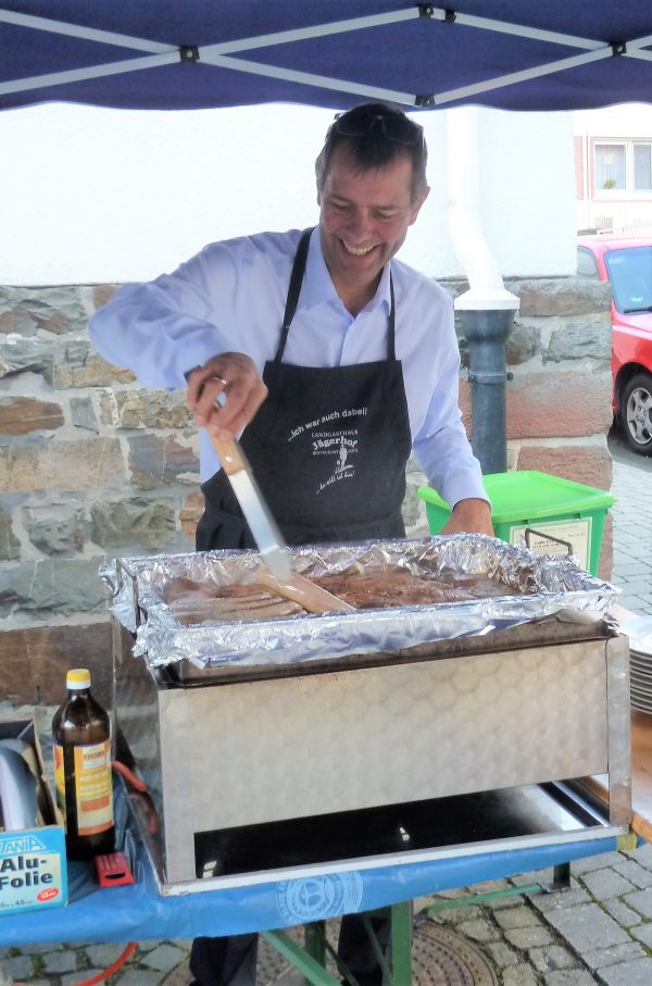 Michael Borke als Grillmeister